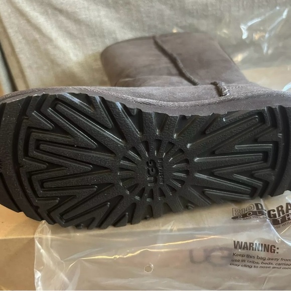 NEW Girls UGG tall chocolate brown shearling knee high boots in box 2 - Picture 6 of 12